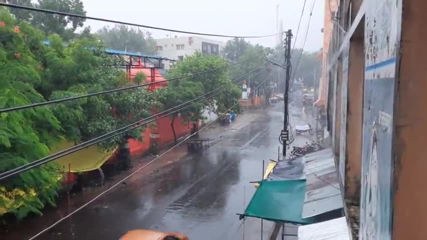 राजगढ़: #राजगढ़ में हो रही लगातार भारी बारिश 5 अगस्त को  भी हुई झमाझम बारिश से बाजार में रह सन्नाटा