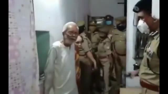 बहु बेटे ने माता-पिता को मारपीट कर घर से निकाला तो यूपी पुलिस ने घर के बाहर लगा दिया 50 पुलिस वाले #Followmenow