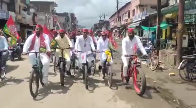 #साइकिल चलती जाएगी... आगे बढ़ती जाएगी