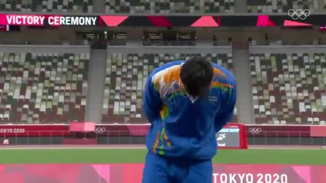 जैवलिन थ्रोअर नीरज चोपड़ा के #tokyoolympics  में गोल्ड के साथ भारत के इस ऐतिहासिक क्षण को लाखों सलाम ,एवं हार्दिक बधाई