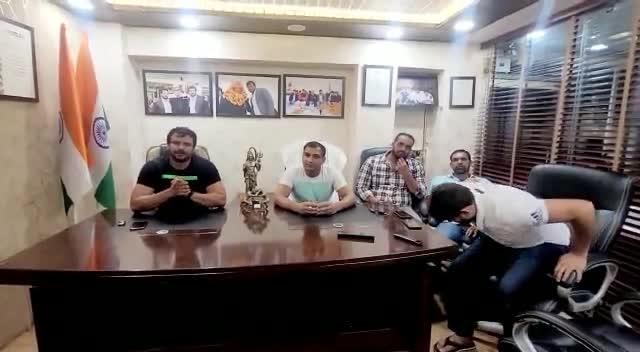गाज़ियाबाद: हरियाणा खेल असोसिएशन ने गोल्ड मैडल जितने पर बधाई दी।#
#gbn24 #golden_palms #goldmedal