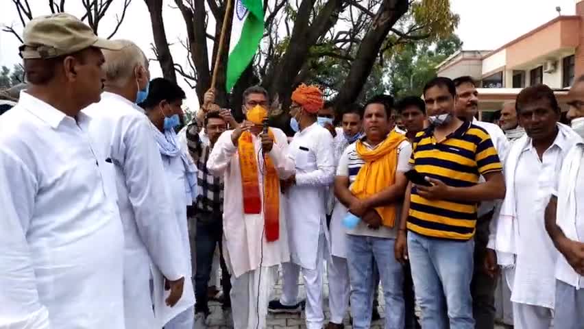 *वीर #शहीदों के #सम्मान में निकाली गई इंद्री #शहर में*
    🇳🇪#तिरंगा #यात्रा🇳🇪