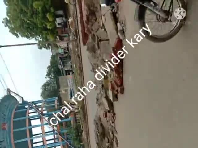 #banaras#altafm#road#altafrajamm#suvidha#गोल्फ @ news reports. 3 day work road divider . Rajghat bridge pani tanki varan