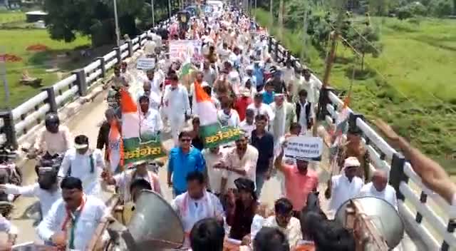 उत्तर प्रदेश सहित जनपद आजमगढ़ में #भाजपा_गद्दी_छोड़ो कार्यक्रम में कांग्रेस पार्टी ने भरी सरकार के खिअफ़ हुंकार।