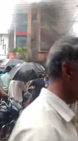 बारां: Baran #News_india
Bank off badauda Mein Achanak Lagi Aag
#News_Rajasthan
#Public_News
#Aap_Public