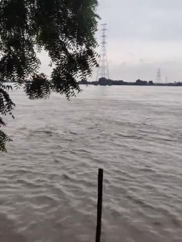 वाराणसी ने बढ़ता हुआ गंगा का जल स्तर लोगो का जनजीवन हुआ अस्तव्यस्त #flooding