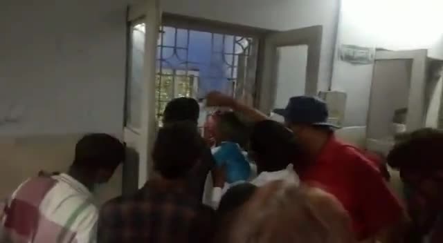 भारी अव्यवस्थाओं के बीच टीकाकरण अभियान
#covidemergency 
#covid19
#covid19_lockdown 
#covid19vaccine #covid19fight