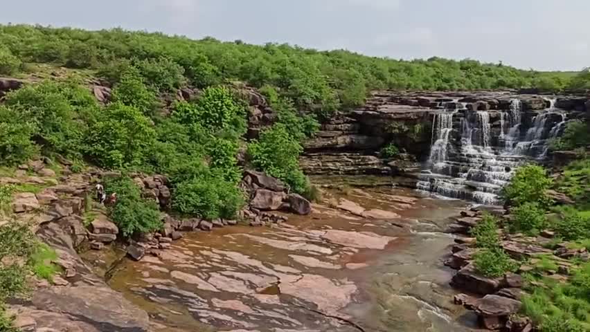 विधानसभा क्षैत्र #सपोटरा की डाँग में स्थित #बिरसा_झरना प्रकृति का बड़ा ही मनमोहक नज़ारा