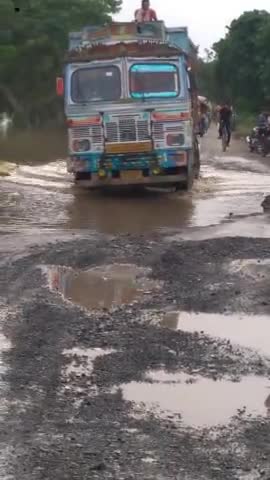 सबौर: sabour NH-80 Ka Haal dekhiye
#piyush ranjan public news ke sath