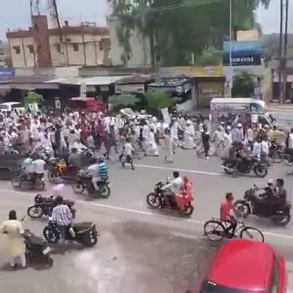#भाजपा_गद्दी_छोड़ो #आंदोलन में हज़ारों से #कांग्रेसी सामिल हुए 
उत्तर प्रदेश में कांग्रेस सरकार
#ajay_kumar_Lallu