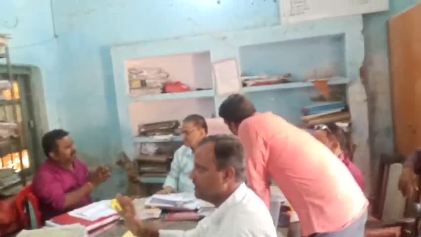 #मोहनिया प्रखंड के अकोढ़ी गांव के जनता ने अंचला अधिकारी से मिलकर बाढ़ का समस्या से निजात पाने के लिए गुहार लगाई जांच के