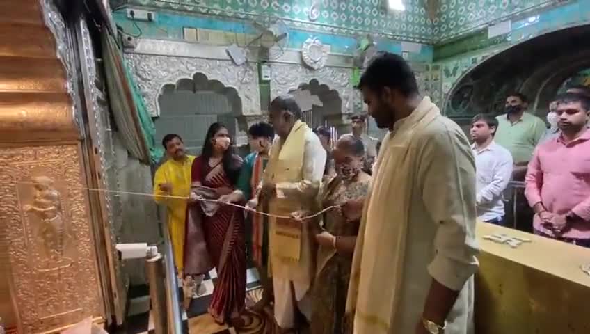 दांतारामगढ़: केंद्रीय राज्य मंत्री ने परिवार के सहित किए बाबा श्याम के दर्शन #khatushyamji