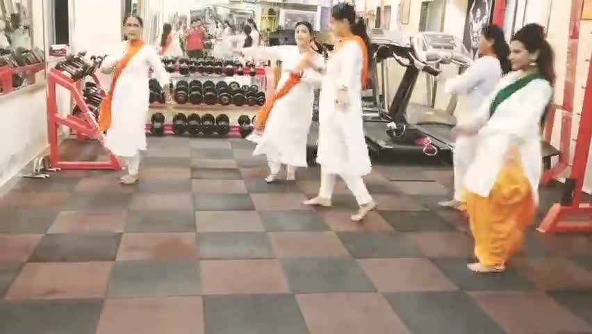 Desh Rangila ||Fanaa|| dance song routine 🇮🇳#jaihind#jaibharat#Like#Share#follow_for_more