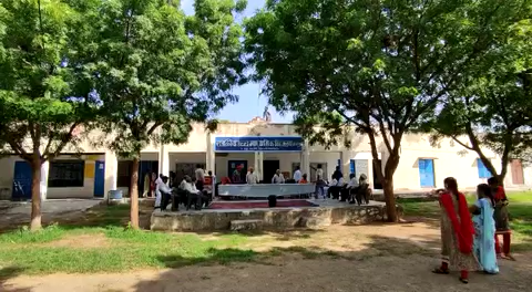 ग्राम पंचायत जगपुरा विध्यालय में सरपंच दीपिका राजावत ने ध्वजारोहण किया ओर 75वे गणतंत्र दिवस की शुभकामये दी #jagpura #badnor #jagpurasarpanch