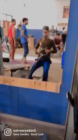 Nothing is impossible ✌️
#gymlife #fitness #fitiindia #public #public_app