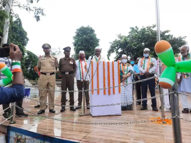 75वाँ स्वतंत्रता-दिवस (आजादी का अमृत महोत्सव) पर कुलपति प्रोफेसर डाॅ. आर. के. पी. रमण ने किया ध्वजारोहण।
#bnmusamvad