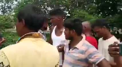 जहानाबाद : #बिहार_यात्रा के क्रम में स्थानीय कार्यकर्ता एवं आमजनों के बीच। उपेंद्र कुशवाहा जी