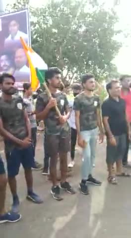 #आज़ादी_का_अमृत_महोत्सव #युवासंकल्प_यात्रा में शामिल होने के लिये 50 किलोमीटर दौड़कर आये युवाओं का स्वागत सम्मान किया।