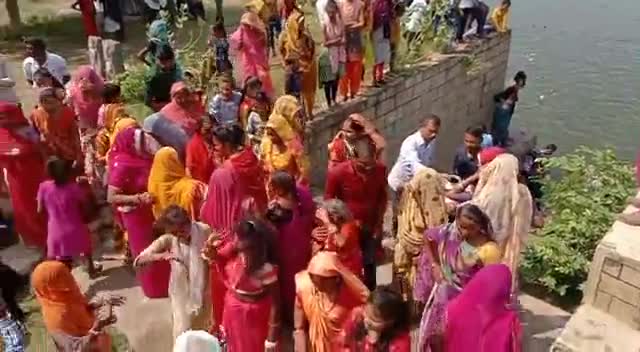 आसपुर: #कोरोना पर भारी #आस्था हमारी,#मातारानी को दी #विदाई.....

#दशामाता का व्रतानुष्ठान पूर्ण,
 किया मूर्तियो #विसर्जन