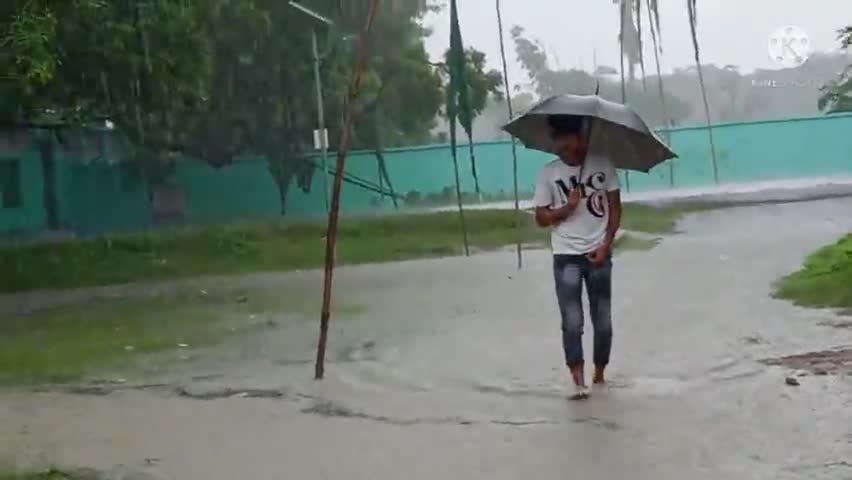 #Chapra_Saran कटेसर बुज़ुर्ग में बहुत तेज बारिश होने के कारण बाढ़ जैसी हालात होगई #Rk_Kaish_Jdu