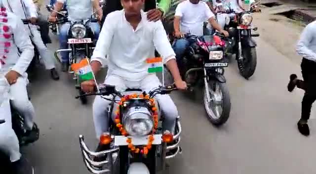 #भारत_माता_की_जय 
स्वतंत्रता के अवसर पर समाजवादियों के द्वारा तिरंगा यात्रा