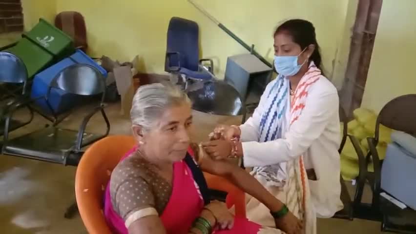 फरसगांव: ग्राम भंडारसिवनी में आज 18 प्लस के 33 लोगों को लगा कोविड-19 का #टीका