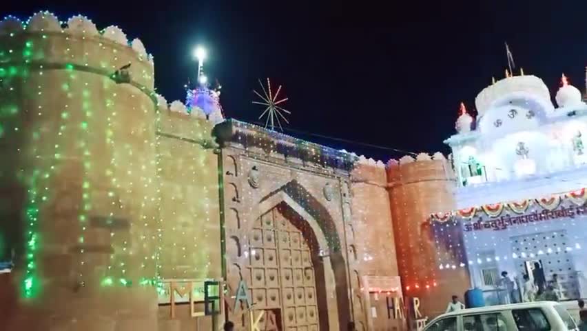 मेड़ता: #बुधवार रात्रि को मीरां मंदिर परिसर में भव्य जागरण का आयोजन किया गया,मंदिर परिसर में महिला भक्तों का देर रात लगा तांता।