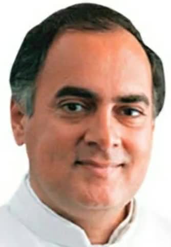 देश के पूर्व प्रधानमंत्री राजीव गाँधी जी की जयंती पर उन्हें कोटि कोटि नमन। 
#RajeevGandhiJi
#PurvPradhanmantri