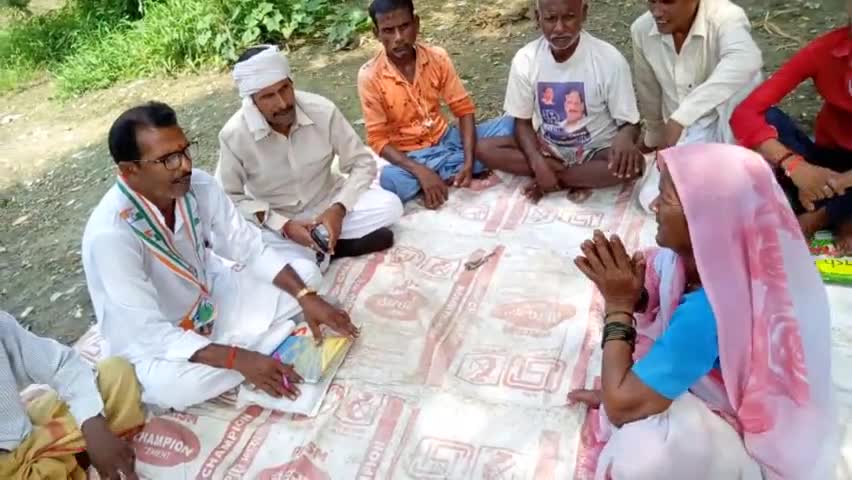 ग्रामसभा संवरपुर में दलित बस्तीयों में जय भारत महासंपर्क अभियान के तहत लोगों से संवाद करते-#जजलाल_राय_महासचिव_9454185107