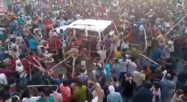 कटिहार: मुहर्रम जुलूस में हॉर्न बजाकर साइड मांगने पर, उन्मादियों ने किया कर पर हमला।
#मुहर्रम