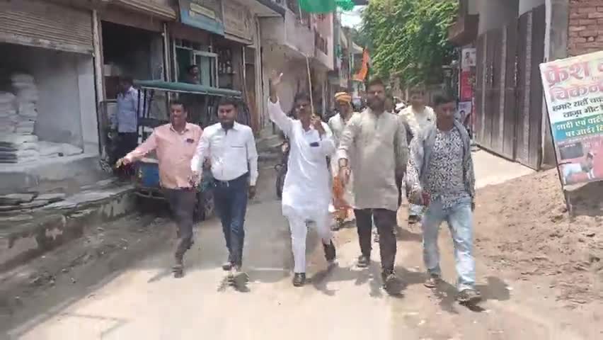 कांग्रेस ने निकाली प्रभात फेरी और केंद्र सरकार के विरोध में निकाला जनमार्च
#जय_भारत_महासंपर्क_अभियान #priyankagandhi