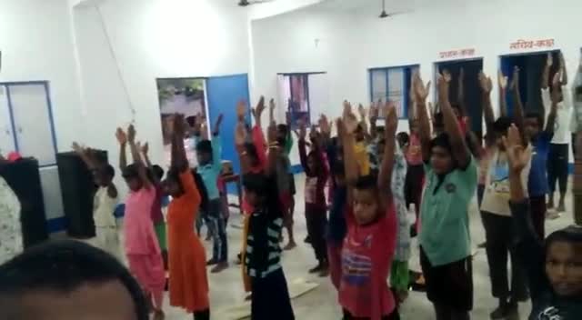 #नव_जागरण_मंच के #तहत गावों में #बच्चो को #निःशुल्क शिक्षित करने का कार्य शुरू- आलोक श्रीवास्तव, सामाजिक कार्यकर्ता, AAP