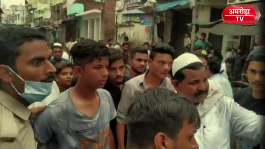 #स्टूडेंट्स में हुआ #खूनी_संघर्ष, इलाके में मचा #हड़कंप… देखिए...
.
.
.
MYogiAdityanath UP Police #