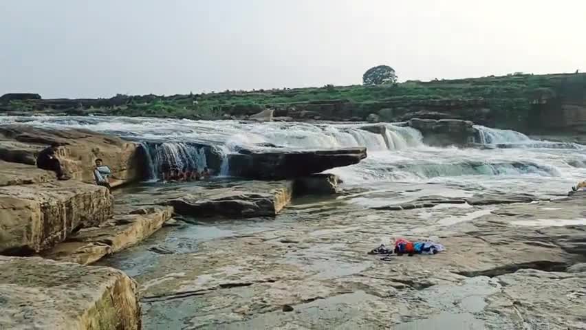 A trip "Quety Fall" District Rewa, State MP:

a awesome moments there

#sanjeetpro