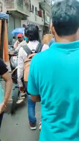 नैनी में जाम लगने से काफी दिक्कत लोगो को #नैनी #प्रयाग