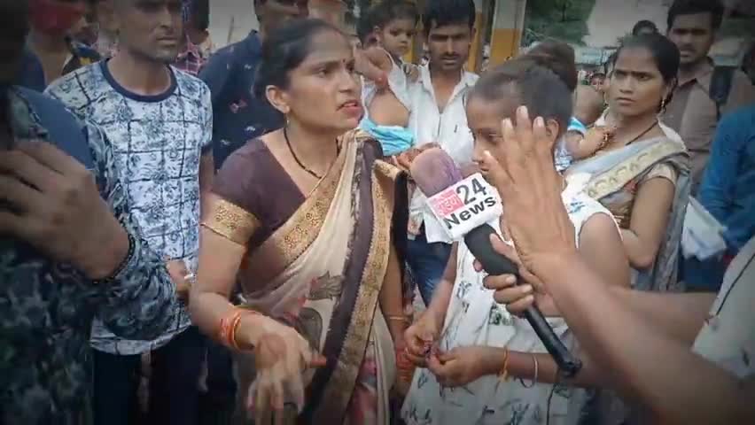 2 घंटे से बदायूं रोडवेज बस स्टैंड पर भूख और प्यास के मारे गर्मी से पैसेंजर का बुरा हाल। #वायरलवीडियो