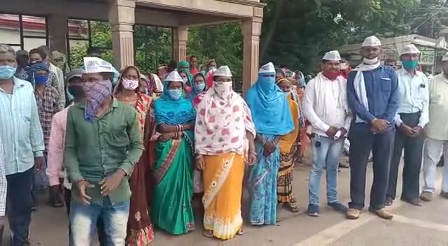 #AAPCG  प्रदेश प्रवक्ता दिलीप अग्रवाल,नेतृत्व में बिल्हा के अमेरी काँपा गांव के लोग आज बिलासपुर कलेक्ट्रेट का घेराव किया