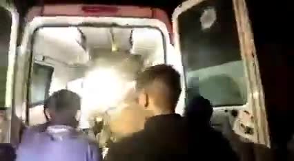 आगरा में बडा हादसा, बर्थडे पार्टी के दौरान मकान की छत गिरी, कई लोग दबे।
#आगरा #उत्तरप्रदेश #बर्थडेपार्टी