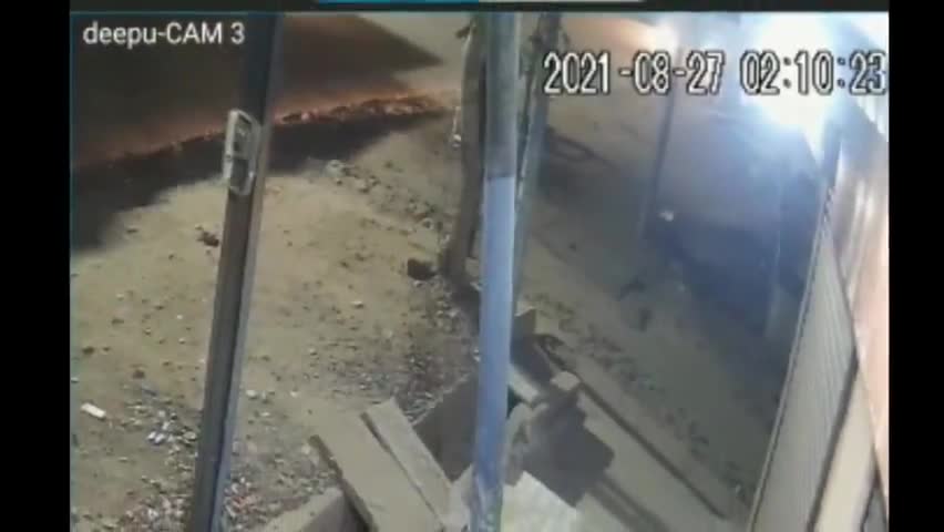 ग्वालियर :गिरवाई थाना क्षेत्र में जोमैटो डेलेवारी बॉय को ट्रक ने कुचला मौके पर मौत।।
#ग्वालियर #Zomato #मध्यप्रदेश