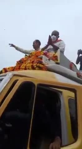 ओबीसी महासभा टीकमगढ़ द्वारा #OBCचयनित_शिक्षकों को 27% आरक्षण के लिए दिया गया केंद्रीय मंत्री जी को ज्ञापन।#जिला_प्रभारी