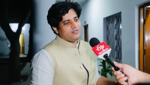 मनोज मुंतशिर को सस्ती लोकप्रियता के प्रयासों से बचना चाहिये


#ImranPratapgarhi
