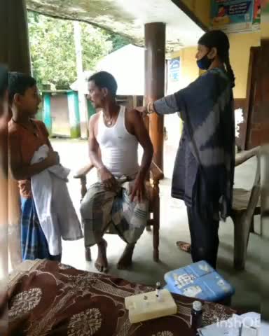 जोकीहाट: बलवा गांव वार्ड नंबर 5 काकन पंचायत #कोरोना वैक्सीन #जोकीहाट थाना जिला अररिया 10 आदमी को वैक्सीन लगाया@