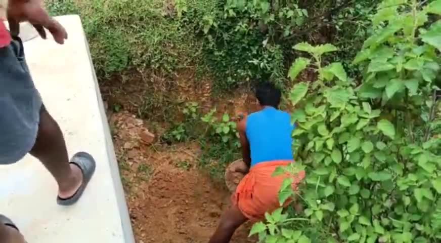 मयूरहंड: तिलरा के ग्रामीणों ने सिंचाई विभाग से की नहर में स्टोपर बनवाने की मांग #सिंचाई विभाग