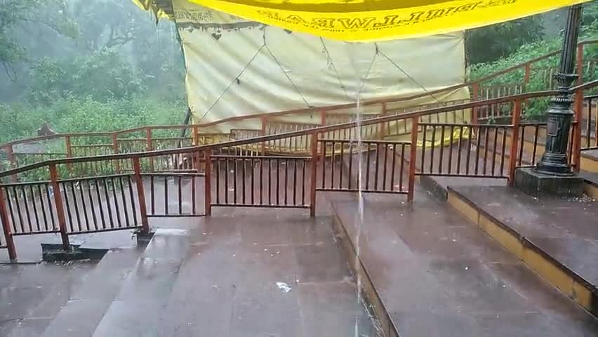 M.P.के सीहोर जिले के सलकनपुर देवी धाम में श्री कृष्ण जन्माष्टमी पर जोरदार बारिश #barishkamoasam #Salkanpur