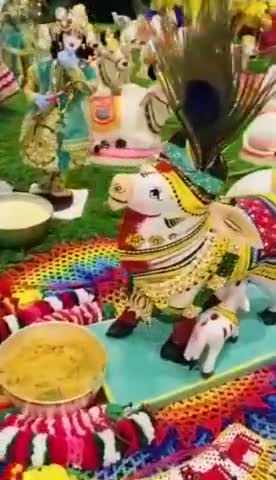 आगे आगे गैया पीछे पीछे ग्वाल बीच में मेरो मदन गोपाल बीच में मेरो मदन गोपाल ।
#श्रीकृष्णजन्माष्टमी