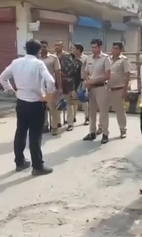 क्या किसी भी न्यूज़ चैनल ने विडीओ दिखाई ?

#किसानएकताजिन्दाबाद