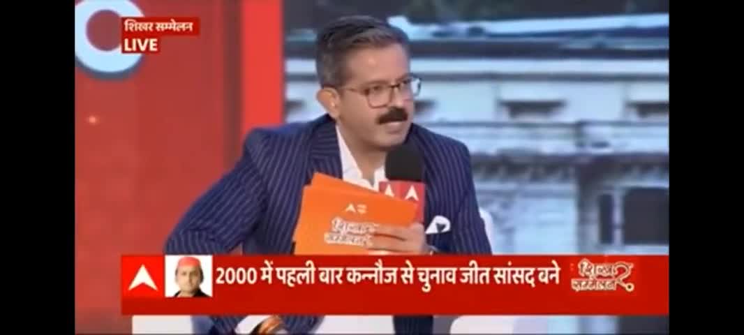 #politicaldrama
 वार- पलटवार सिर्फ और कुछ नहीं कोई हिंदू कोई मुसलमान!