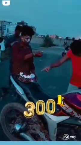 #300k #300kfollowers #glovelprem #moj #lataasaberwal #like #badimaa #lataseth #foryou #yrkkhfamily #bts #i #love #this