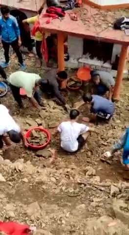 बाराकोट: लड़ीधूरा मंदिर का पुनः निर्माण कार्य
#उत्ततखंड#चंपावत#बाराकोट #लड़ीधूरा