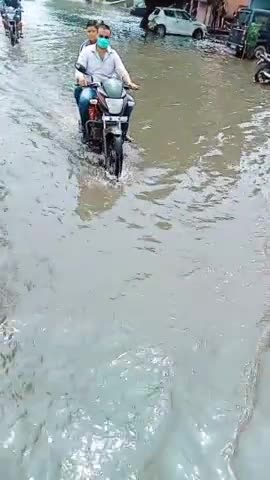 मथुरा: mhatura@#नया बास एस्तेंड पार भारा पानी